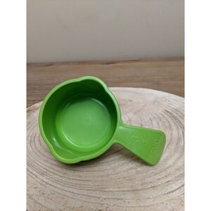 Tupperware Measuring Cup Curved Embossed Handle Lime Green 3/4 Cup Style# 6136